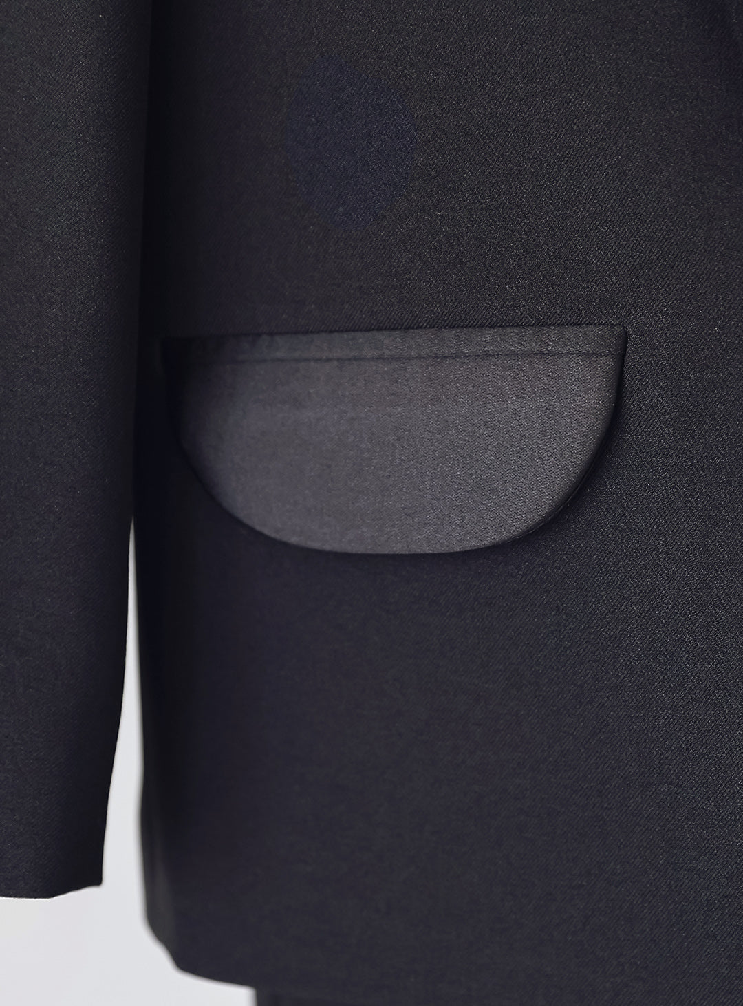 ベーシックブラックタキシードカマーバンド4ピースセット(タキシード上下+カマーバンド+蝶ネクタイ)