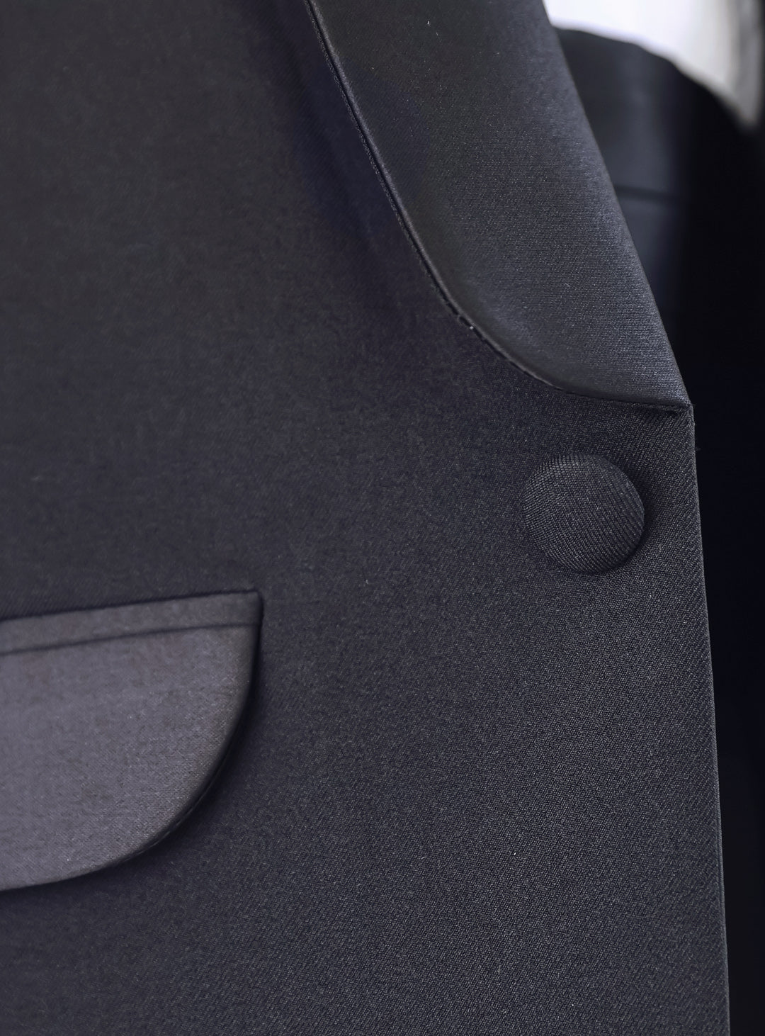 ベーシックブラックタキシードカマーバンド4ピースセット(タキシード上下+カマーバンド+蝶ネクタイ)