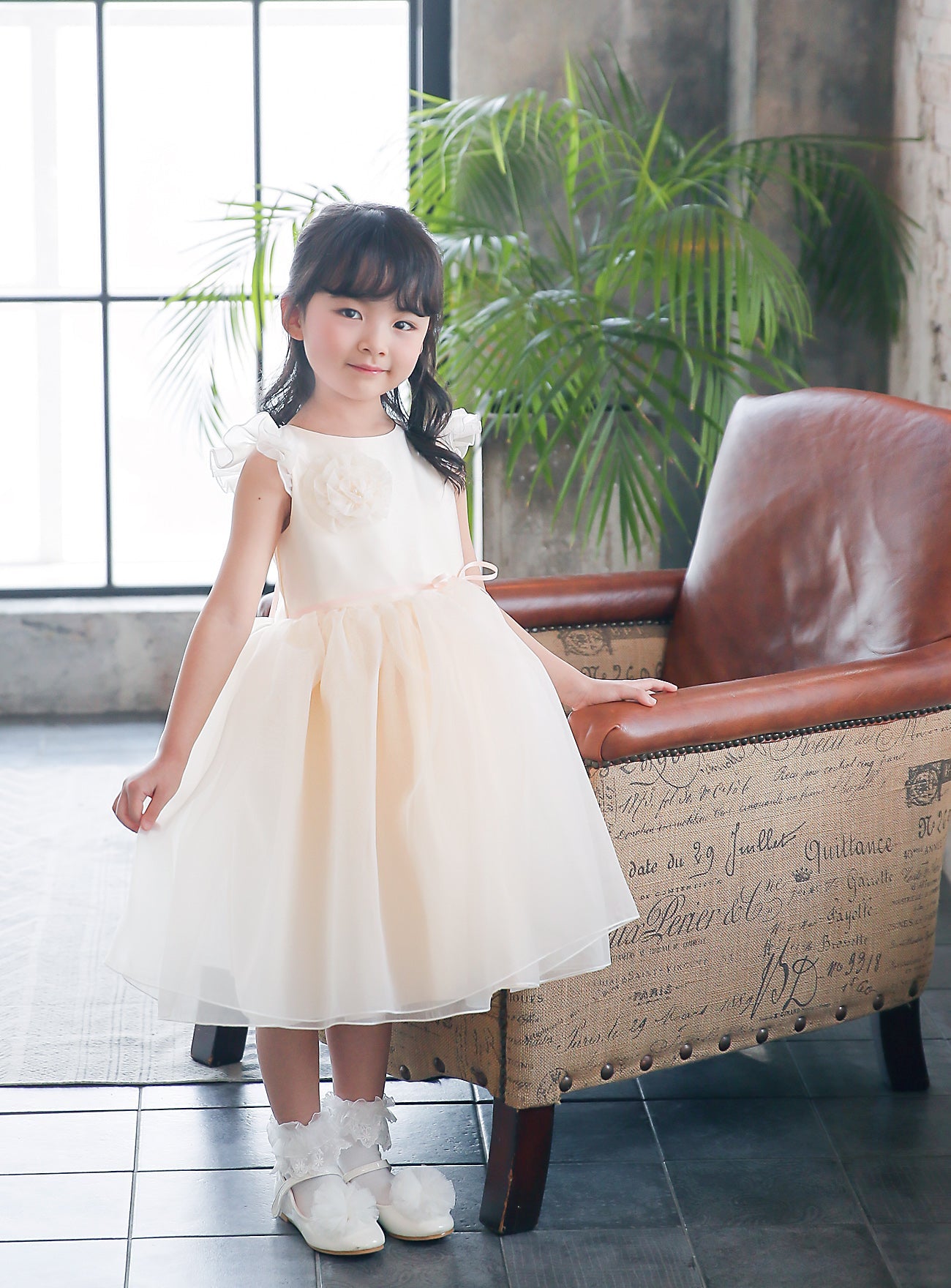 子供ドレス発表会・結婚式・おしゃれなDRESCCOのマナビスフリルスリーブドレスの画像1