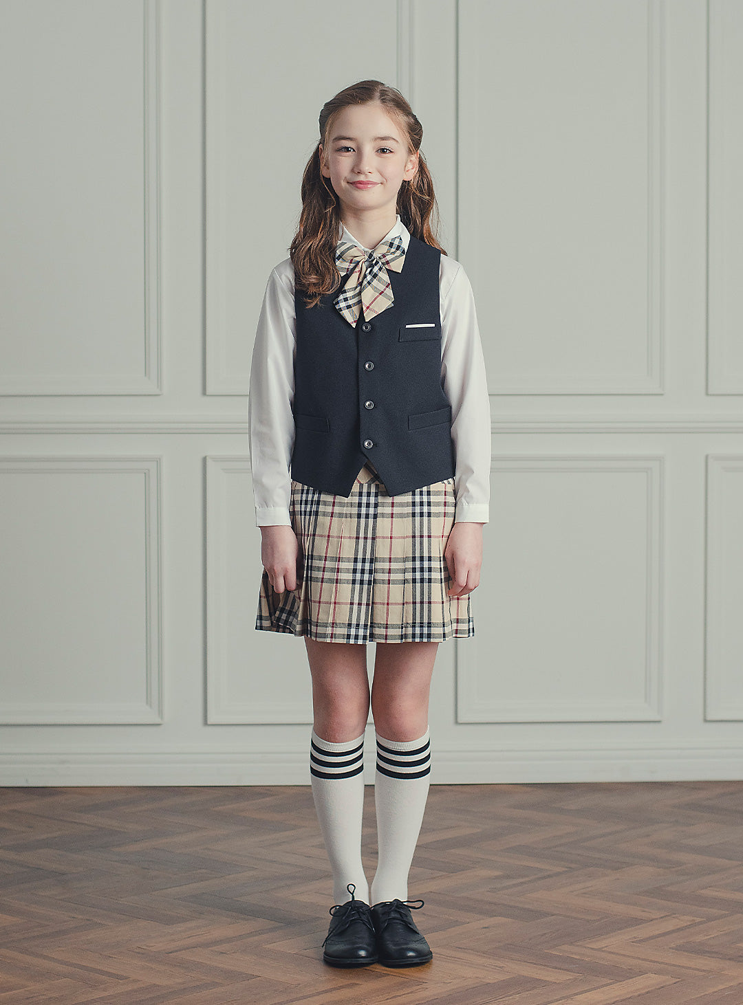 ブラックベストベージュチェックスカート2ピースセット(ベスト、スカート)