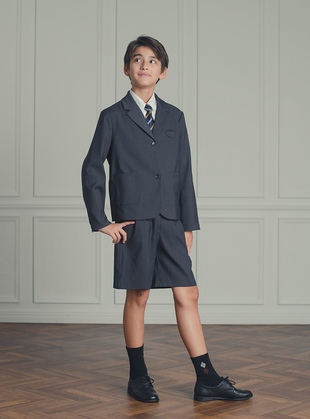 チャコールショートパンツスーツセット(ジャケット、半ズボン)