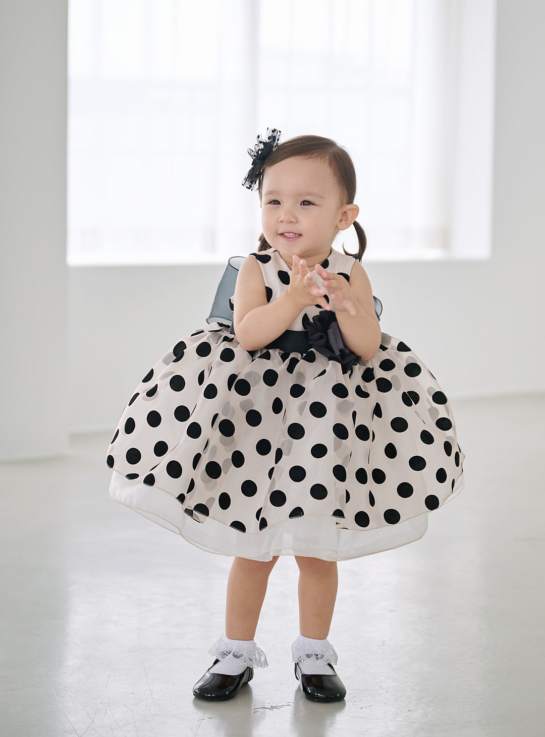 子供ドレス発表会・結婚式・おしゃれなDRESCCOのベビー・ゴールドブラックフロッキードットドレスの画像4