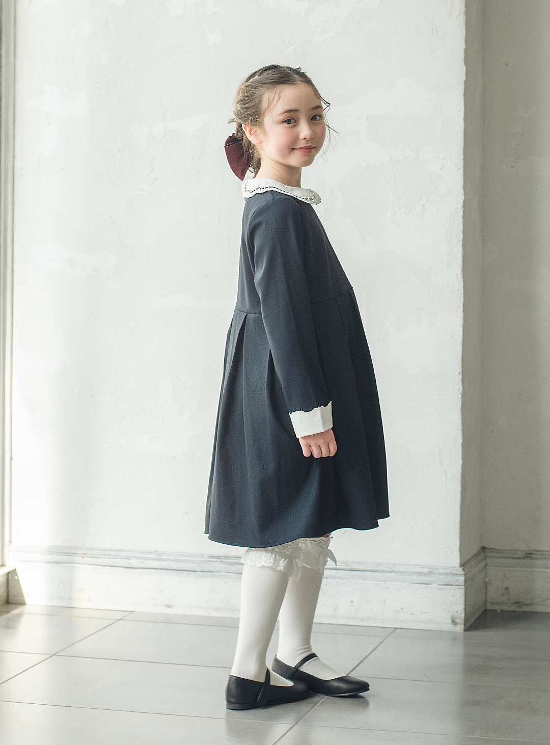 スカラップ襟のクラシカルフォーマルワンピース