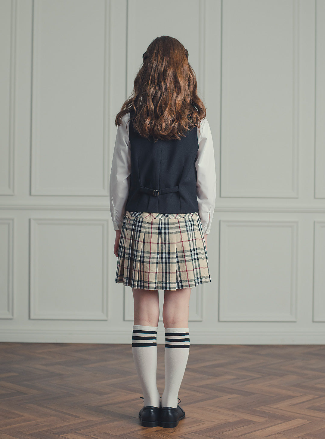 ブラックベストベージュチェックスカート2ピースセット(ベスト、スカート)