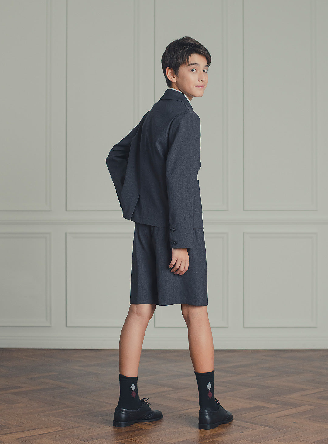 チャコールショートパンツスーツセット(ジャケット、半ズボン)