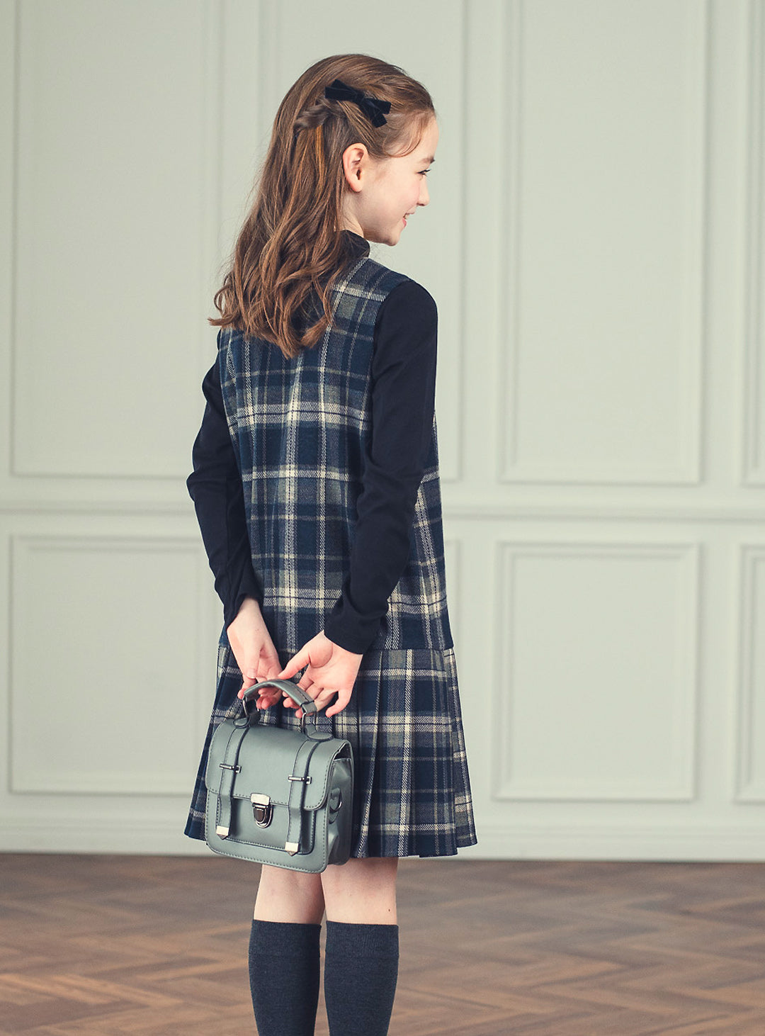 K241005 - チェック柄ローウエストプリーツワンピース