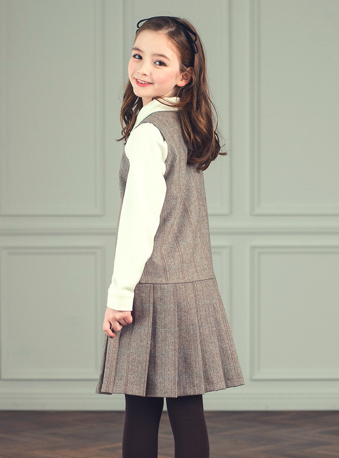 K241010 - ウールクラシックプリーツワンピース