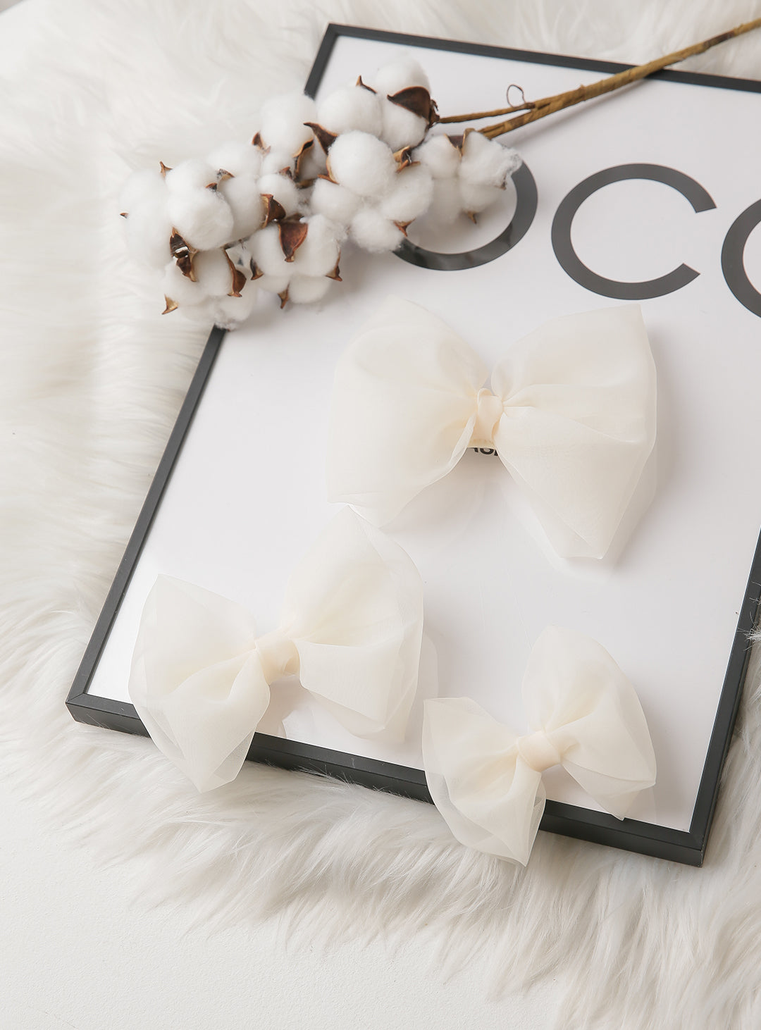 アリアナクリームリボンヘアピン