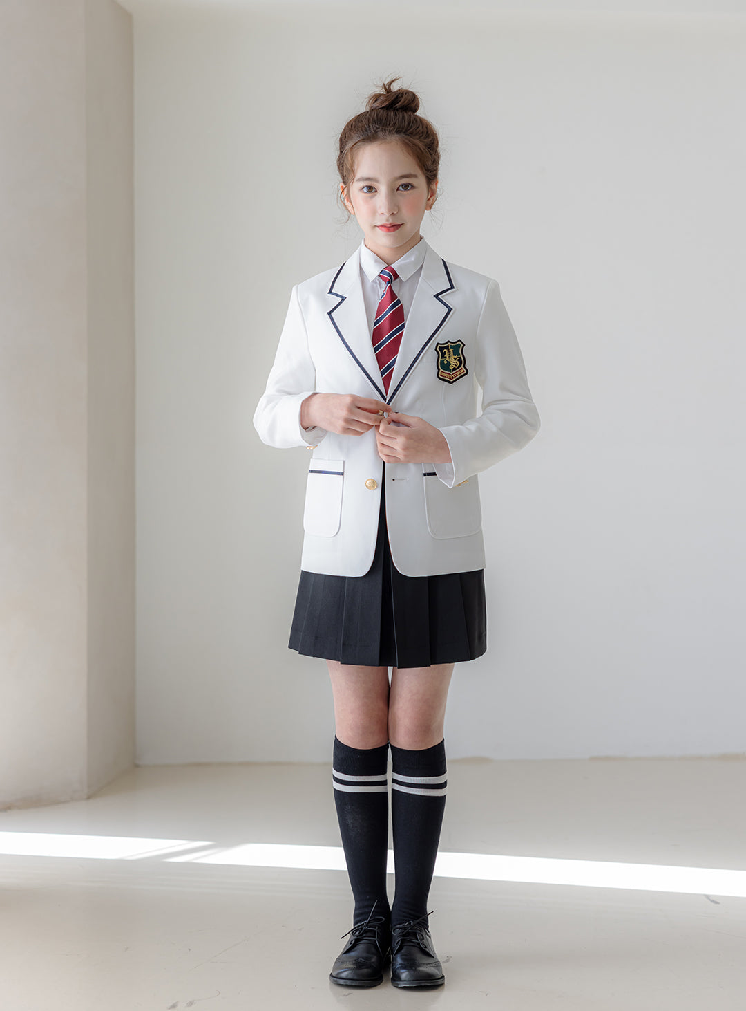 グレースホワイトシングルジャケットブラックスカート2ピースセット(ジャケット、スカート)