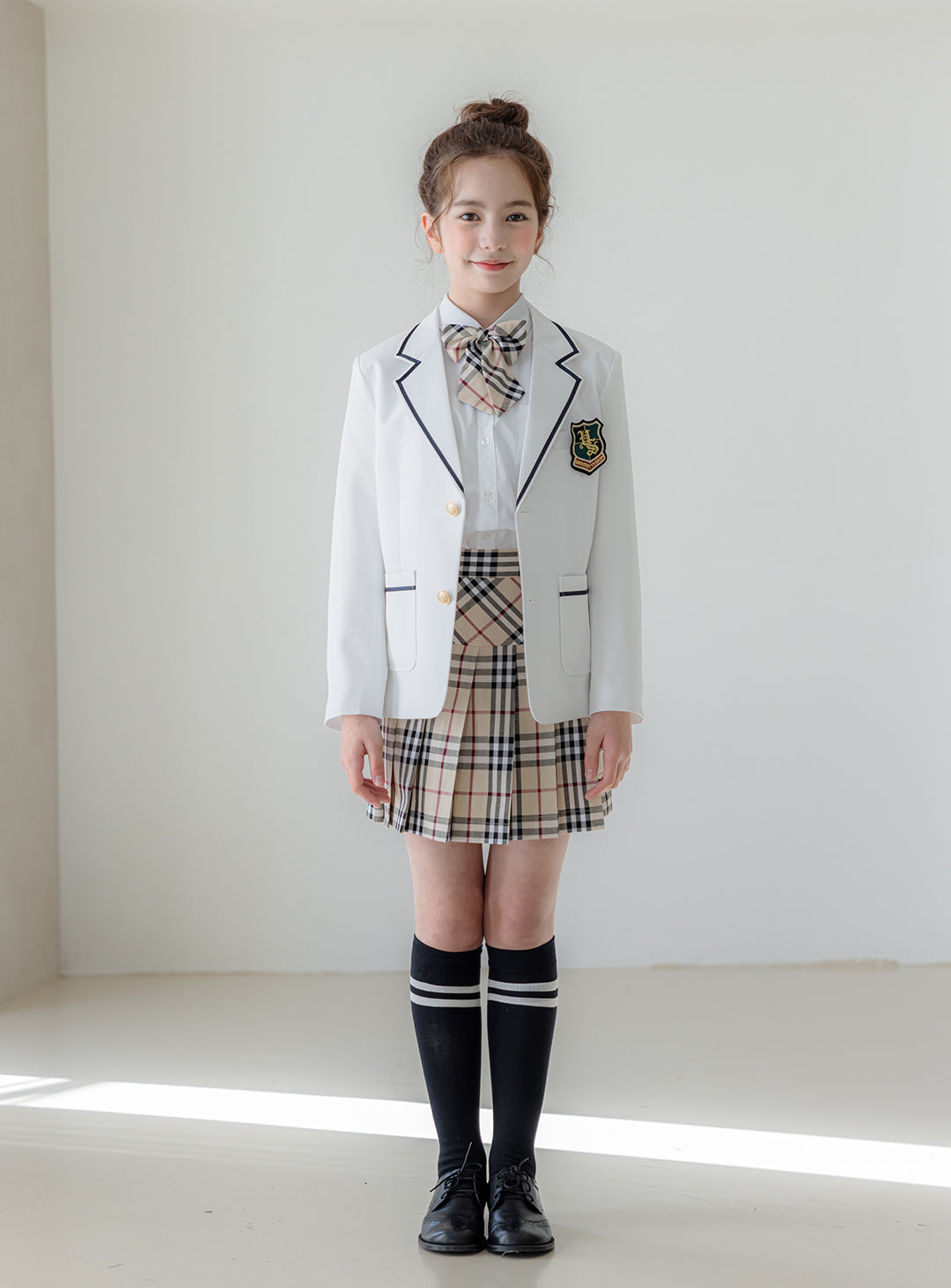 グレースホワイトシングルジャケットベージュチェックスカート3ピースセット(ジャケット、スカート、リボンタイ)