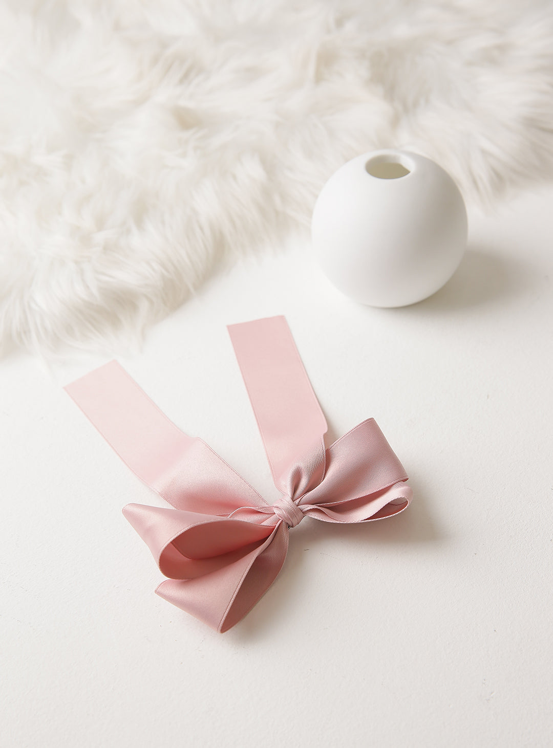 Mayen satin ribbon pin