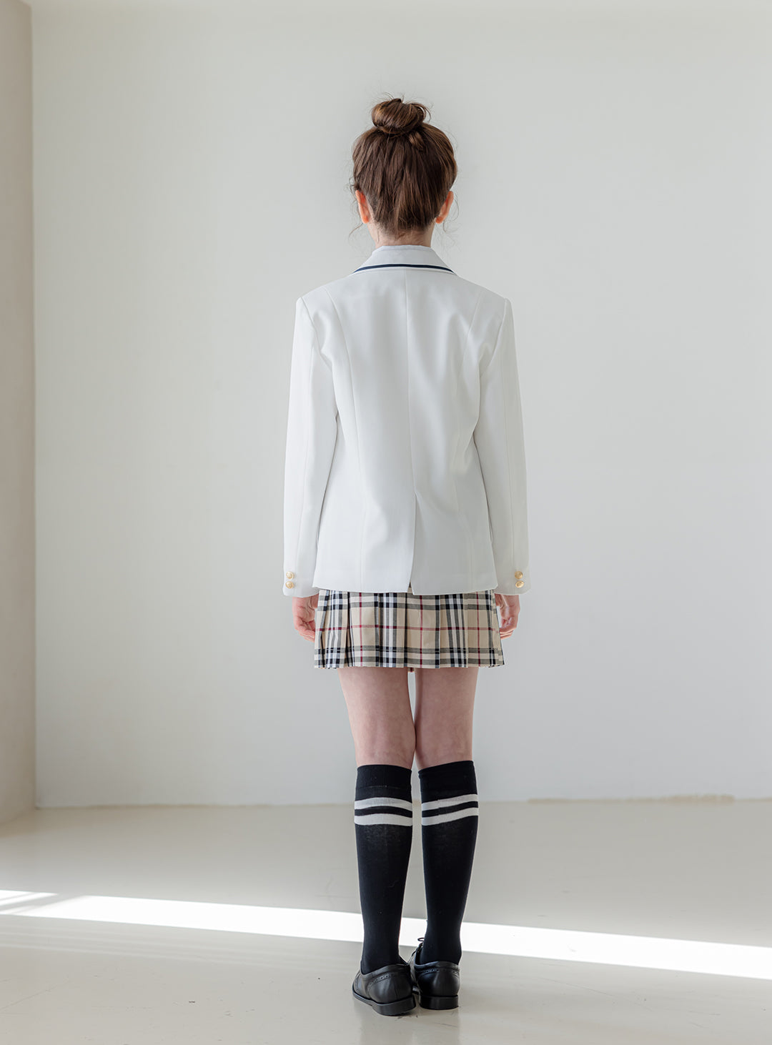 グレースホワイトシングルジャケットベージュチェックスカート3ピースセット(ジャケット、スカート、リボンタイ)