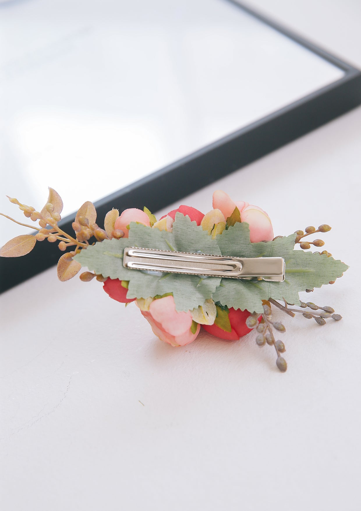 フラワーモチーフヘッドドレス(ホワイト)