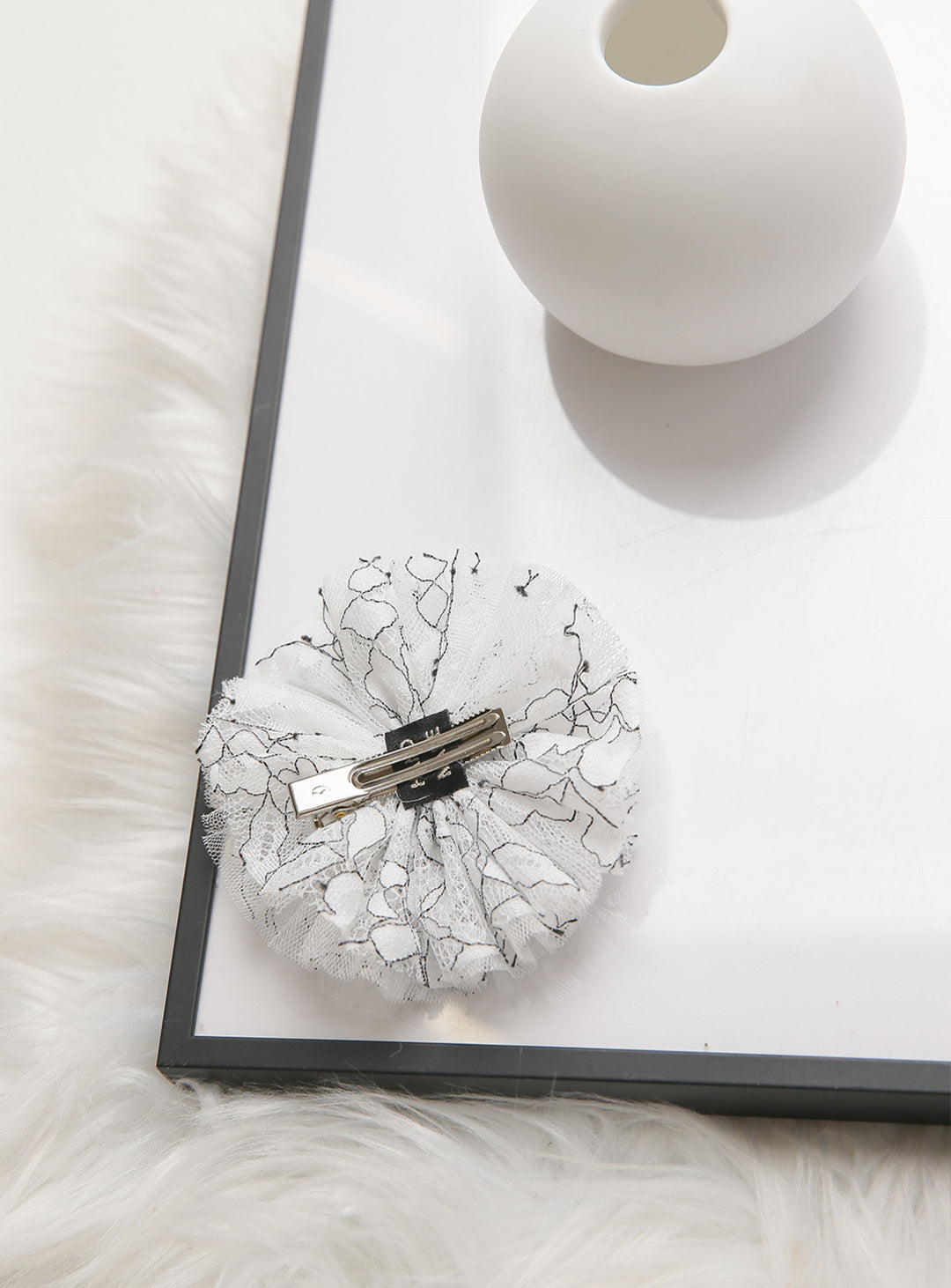 フラワーラッセルレースヘアピン(ホワイト)