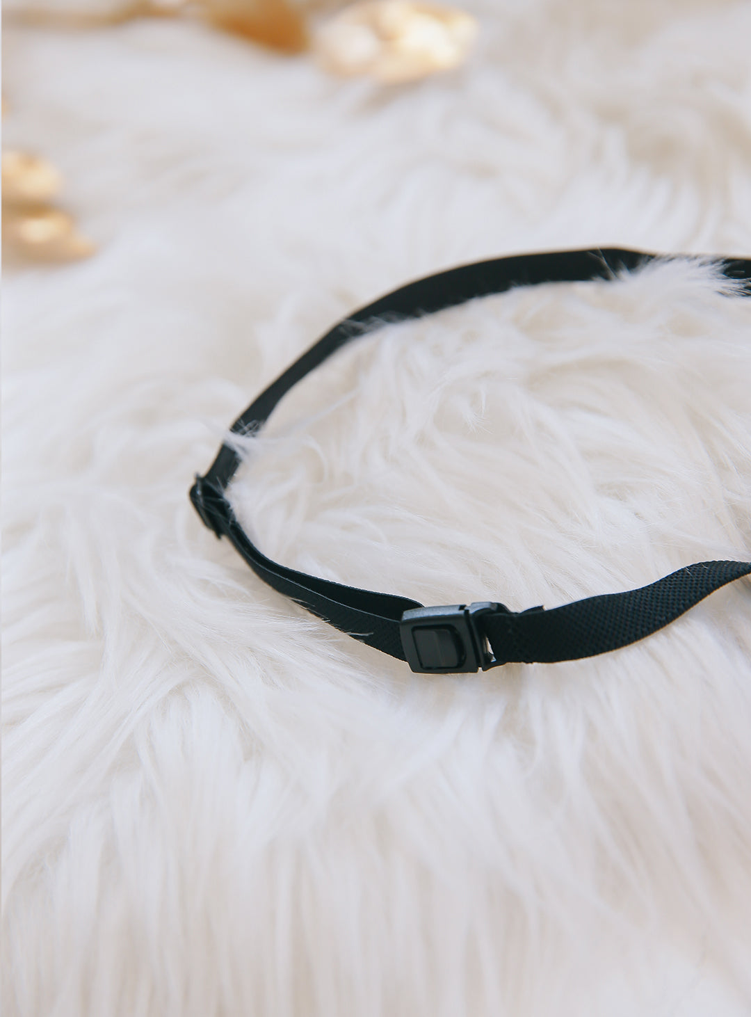 Simple plain black tie with adjustable elastic cord (shiny)