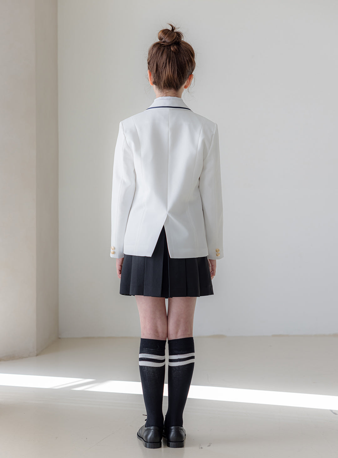 グレースホワイトシングルジャケットブラックスカート2ピースセット(ジャケット、スカート)