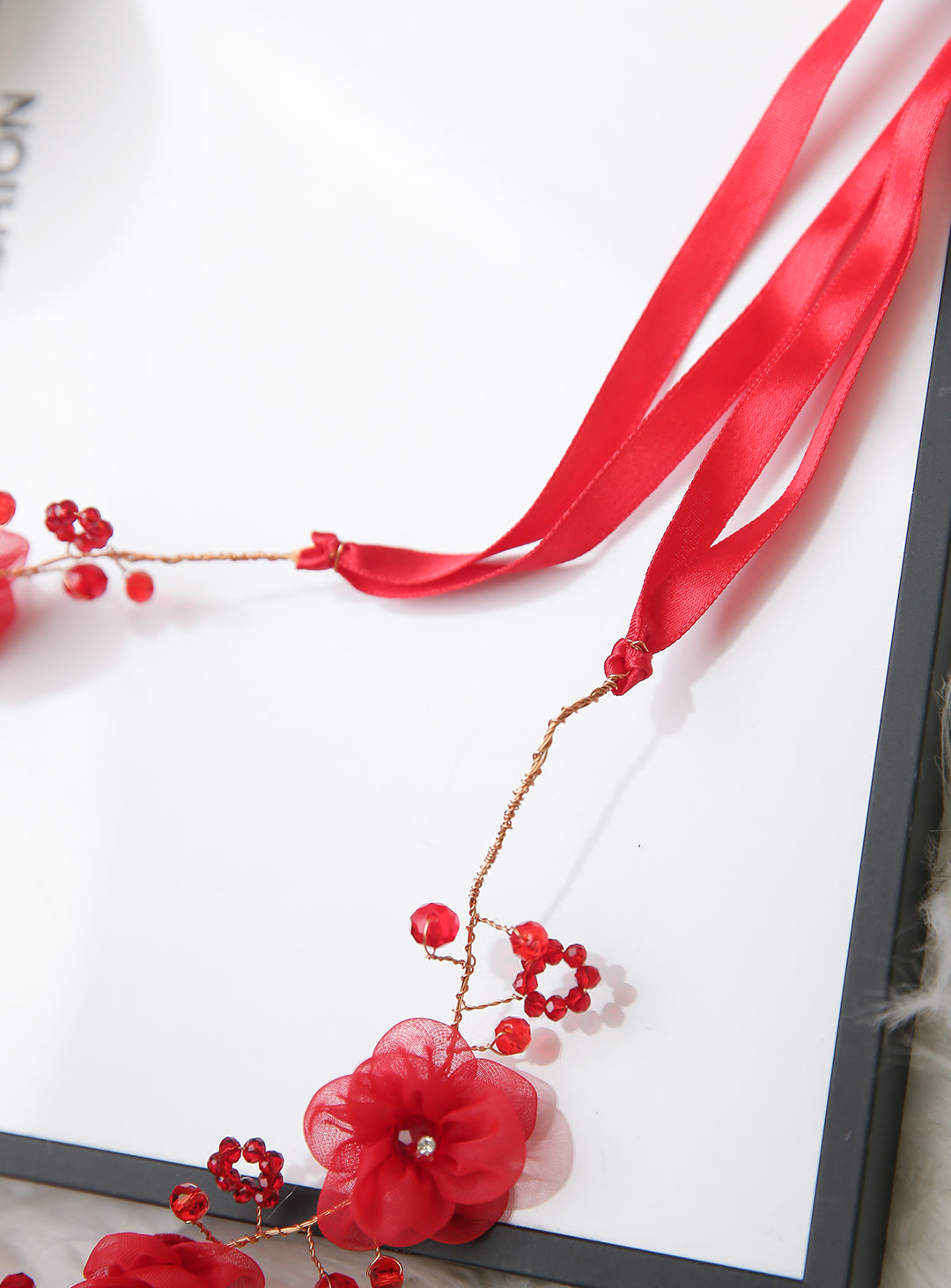 クリスタルフラワーレッドティアラリボンカチューシャ