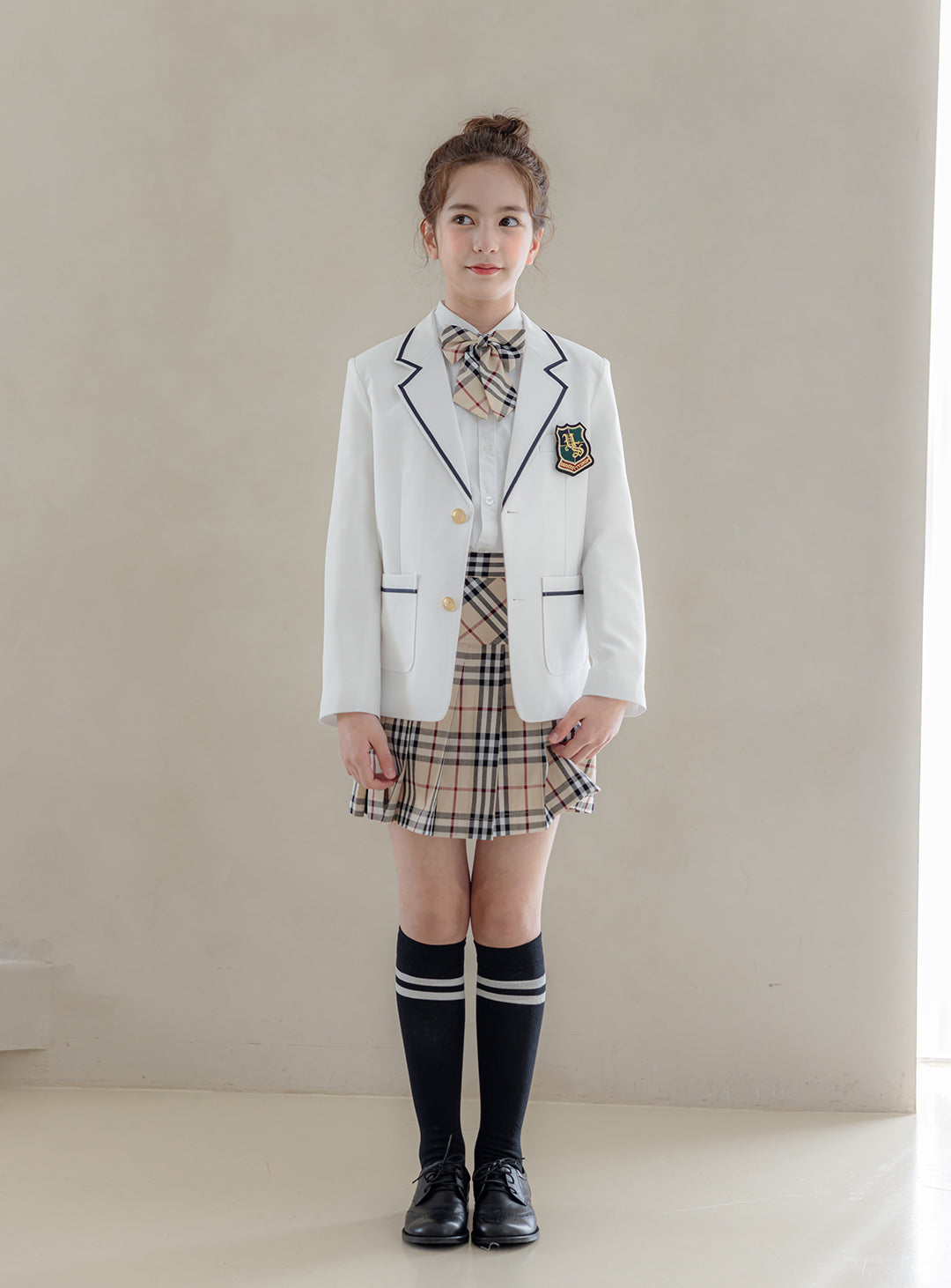 グレースホワイトシングルジャケットベージュチェックスカート3ピースセット(ジャケット、スカート、リボンタイ)