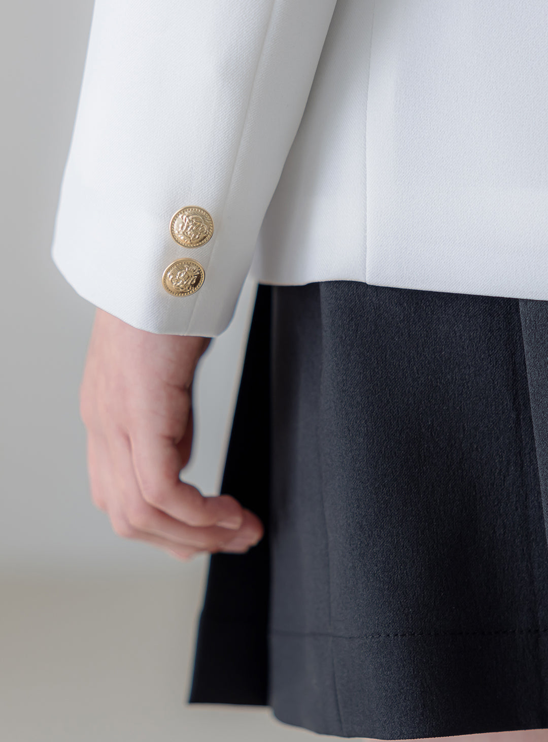 グレースホワイトシングルジャケットブラックスカート2ピースセット(ジャケット、スカート)