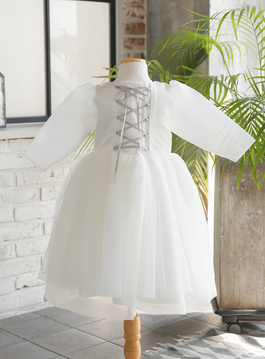 子供ドレス発表会・結婚式・おしゃれなDRESCCOのミネルバふんわり七分袖ドレスの画像15