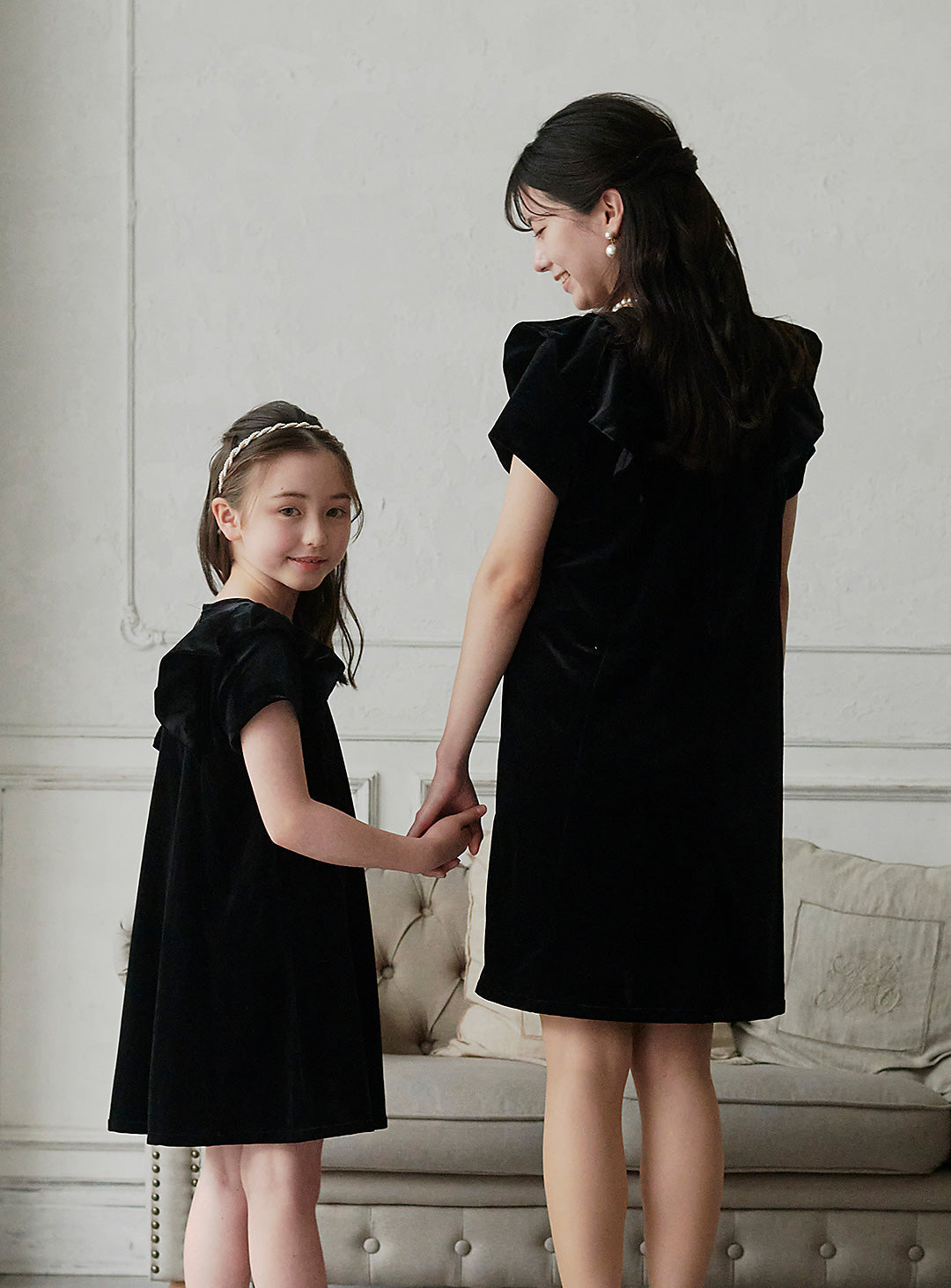 K3052 - ブラックベルベットフリルワンピース