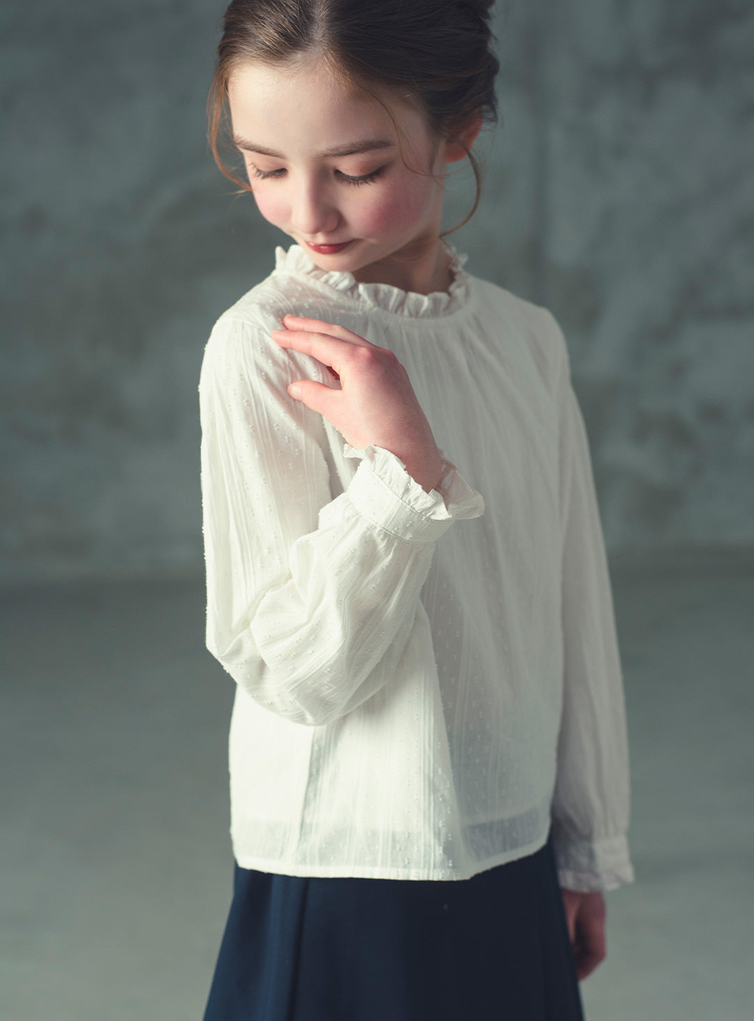 K250310 - フリルネックコットンブラウス