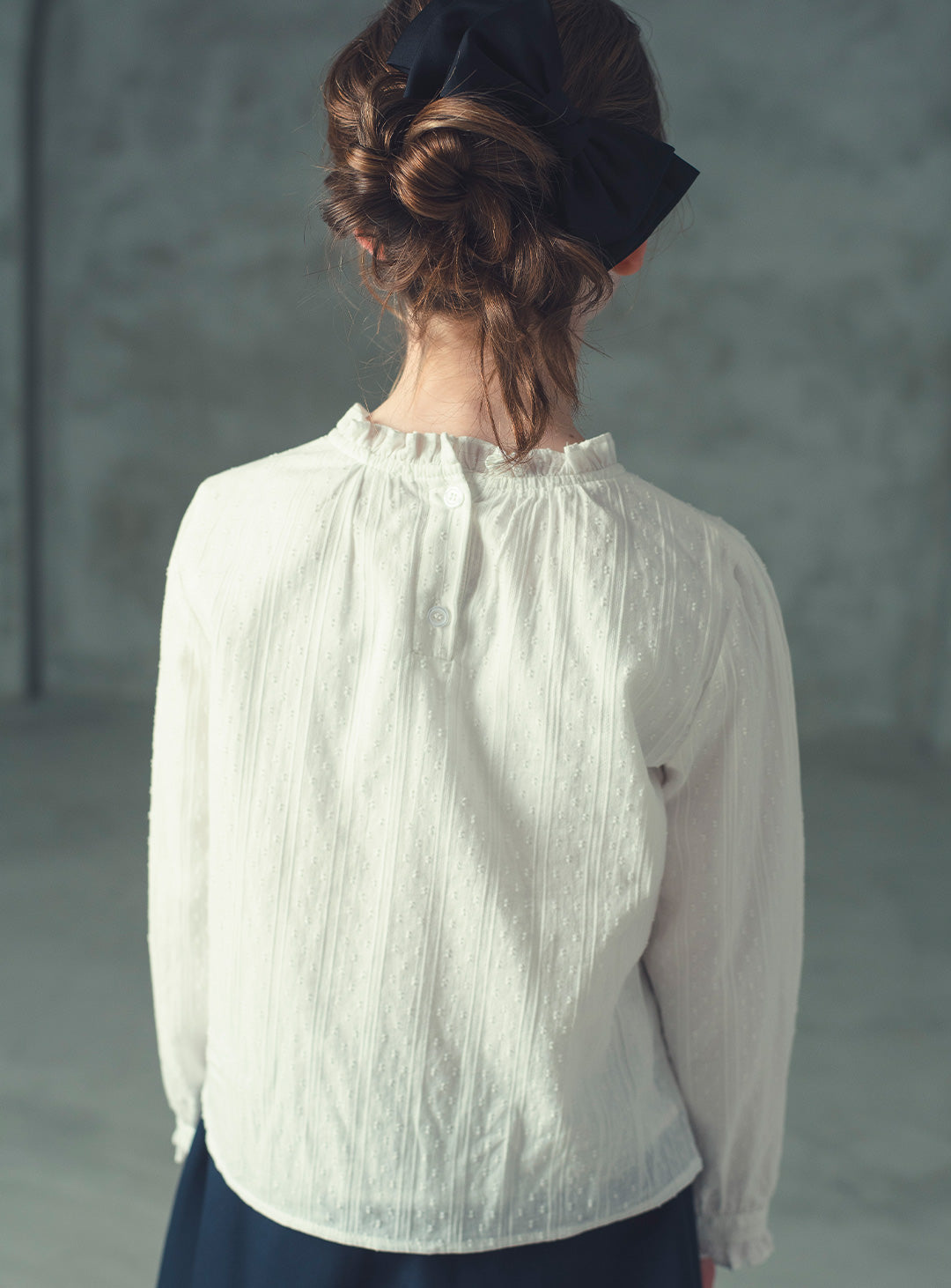 K250310 - フリルネックコットンブラウス