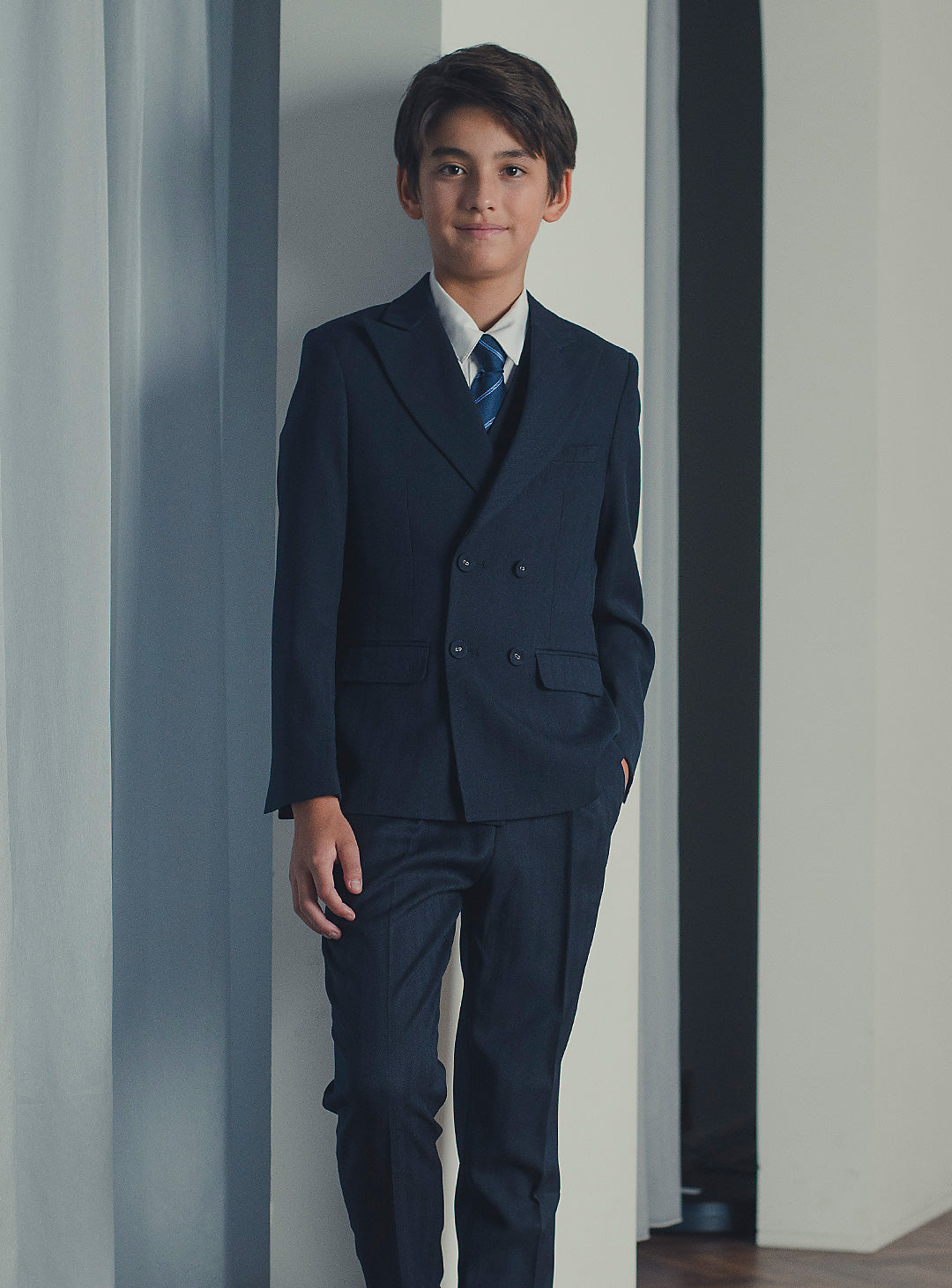 ダークネイビーダブルブレスト3ピースセット(ジャケット、ベスト、長ズボン)