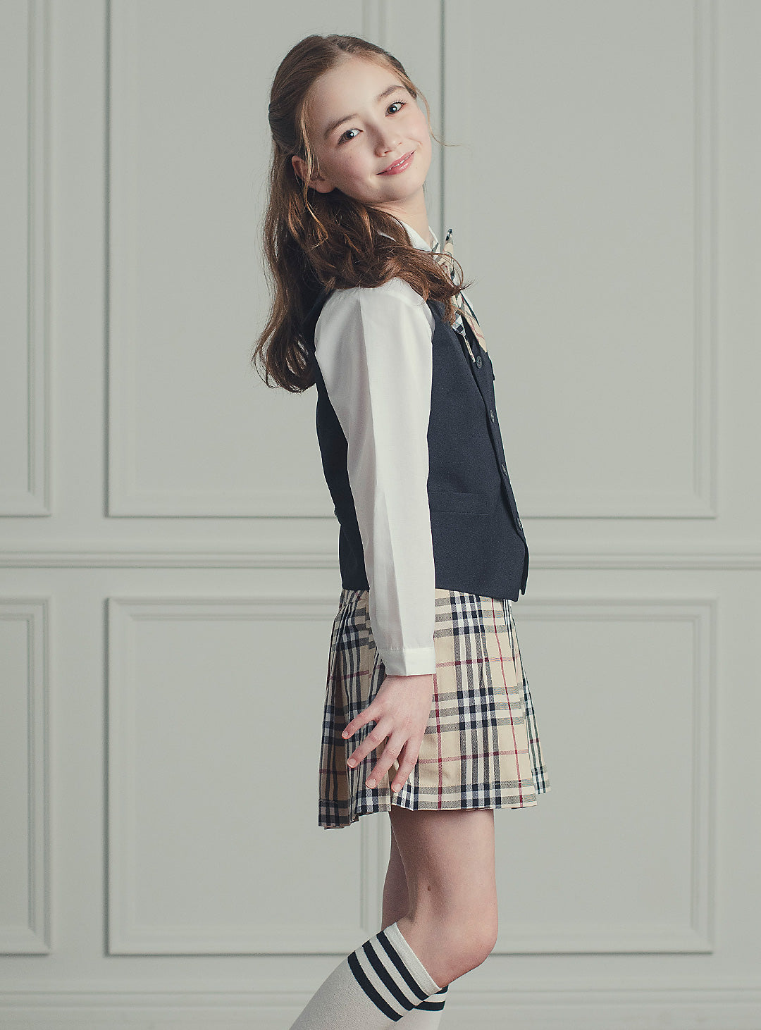 ブラックベストベージュチェックスカート2ピースセット(ベスト、スカート)