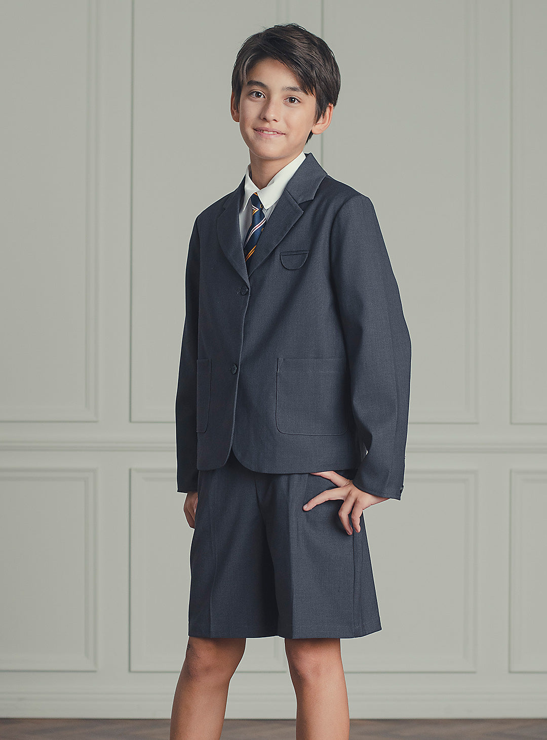 チャコールショートパンツスーツセット(ジャケット、半ズボン)