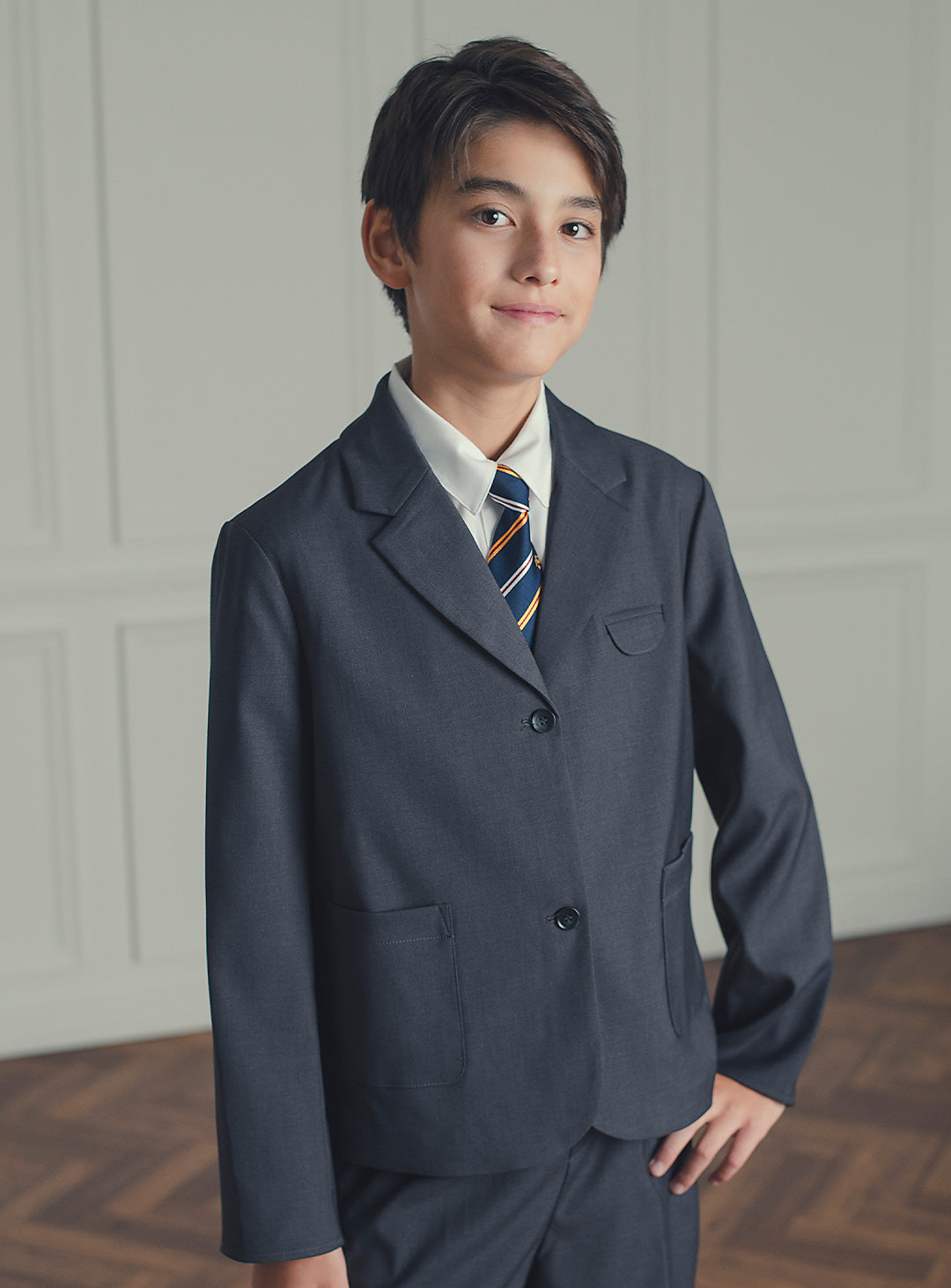 チャコールショートパンツスーツセット(ジャケット、半ズボン)