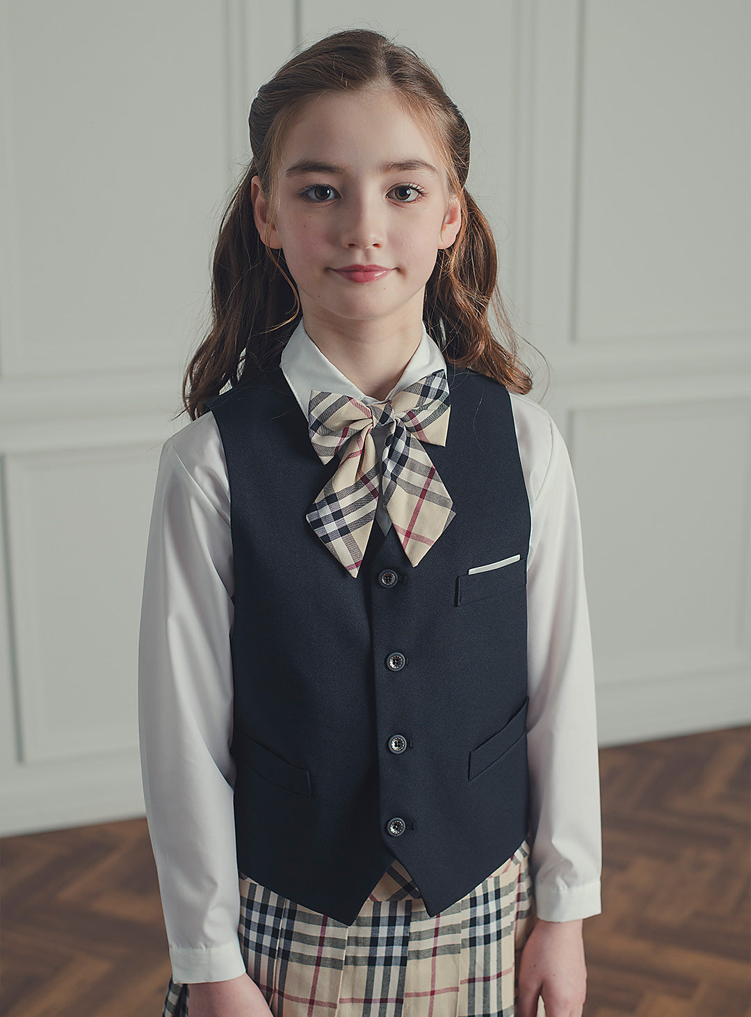 ブラックベストベージュチェックスカート2ピースセット(ベスト、スカート)
