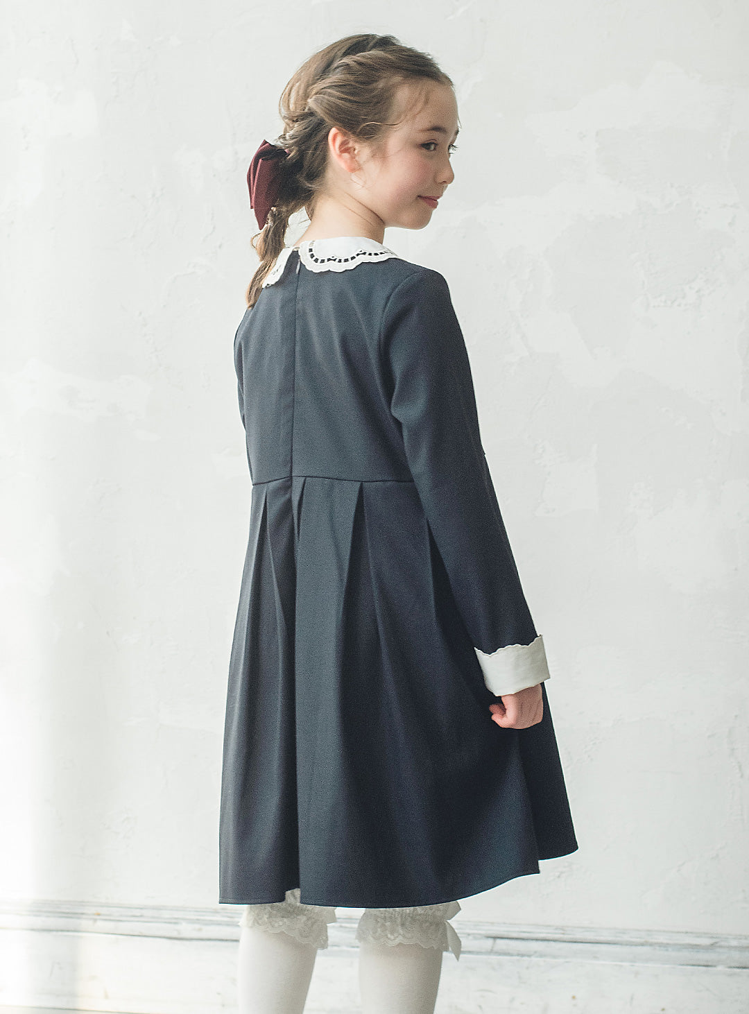 スカラップ襟のクラシカルフォーマルワンピース