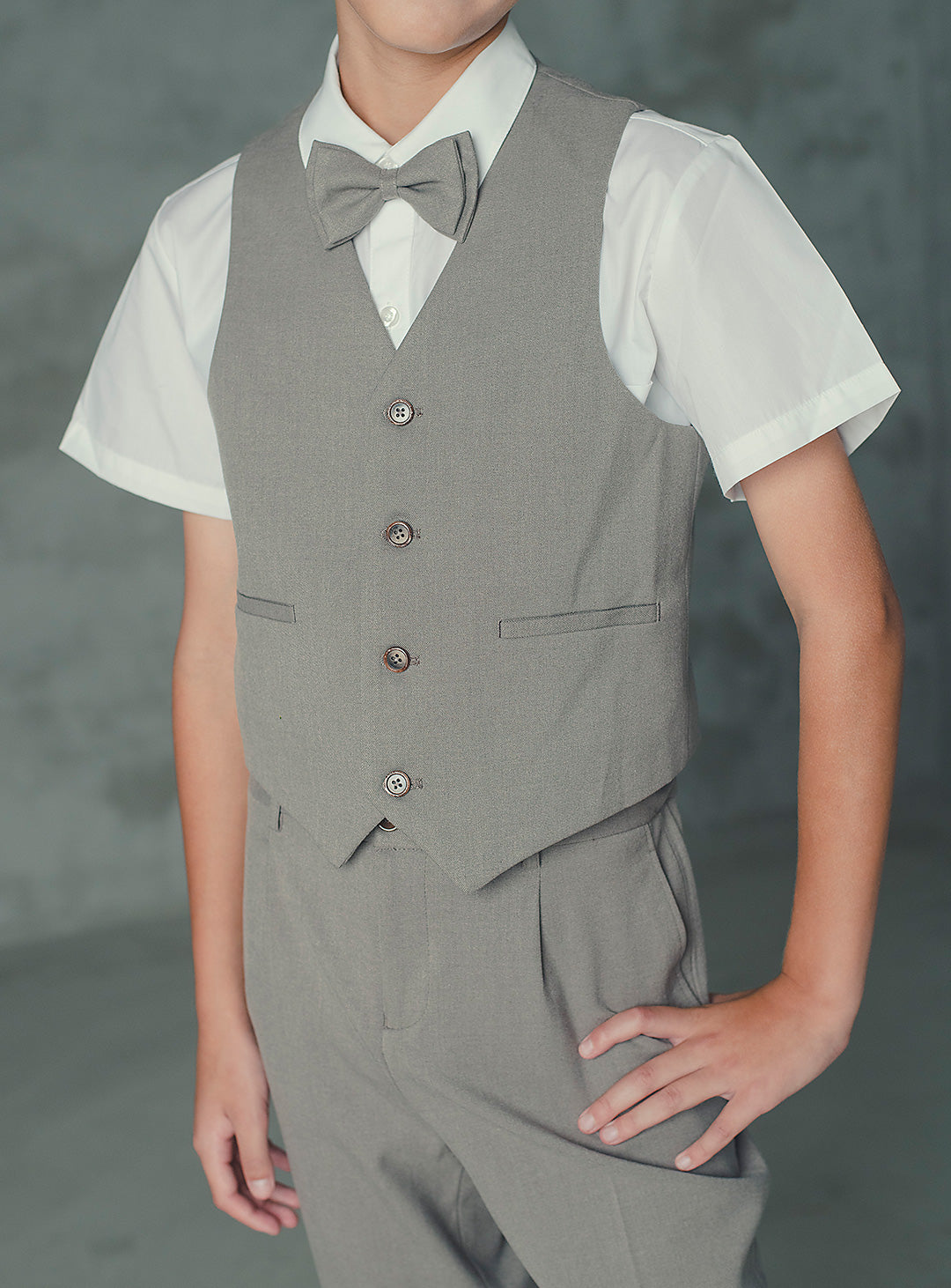 ブラウンベージュシングルブレスト4ピースセット(ジャケット、ベスト、長ズボン、蝶ネクタイ)