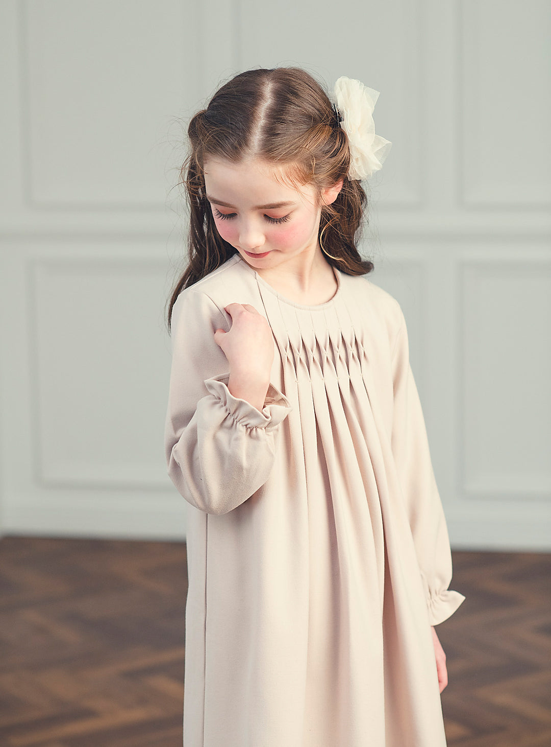 子どもおしゃれ着・スマートカジュアル COCO MODERNのK409 - ハンドメイドシャーリングベビーピンク厚手ワンピースの画像10