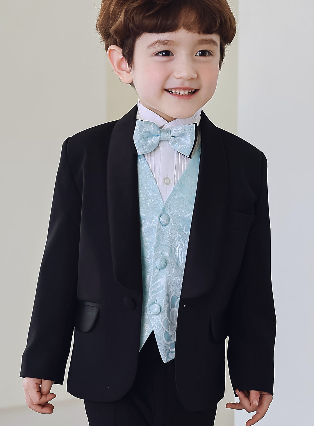 ベーシックブラックタキシードスカイブルーベスト4ピースセット(タキシード上下+ベスト+タイ)