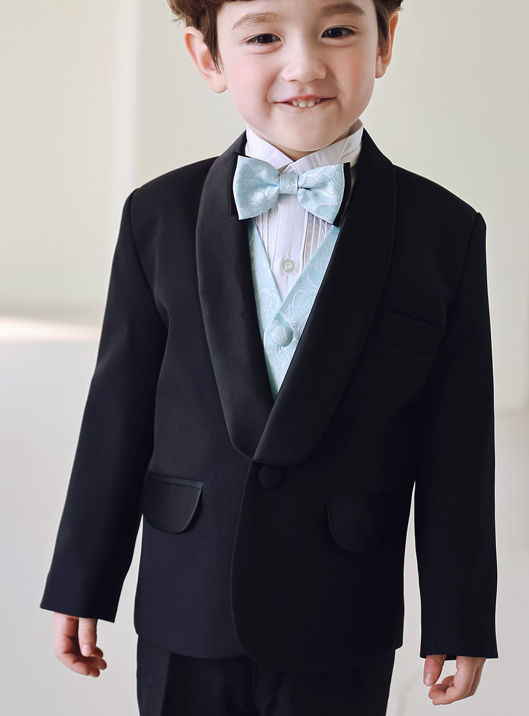 ベーシックブラックタキシードスカイブルーベスト4ピースセット(タキシード上下+ベスト+タイ)