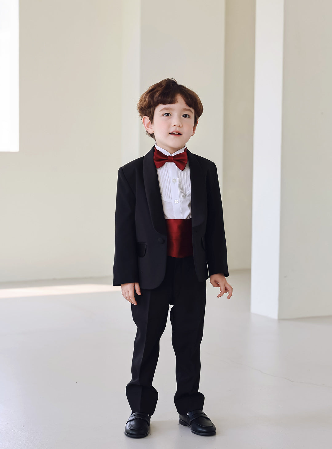 ベーシックブラックタキシードカマーバンド4ピースセット(タキシード上下+カマーバンド+蝶ネクタイ)