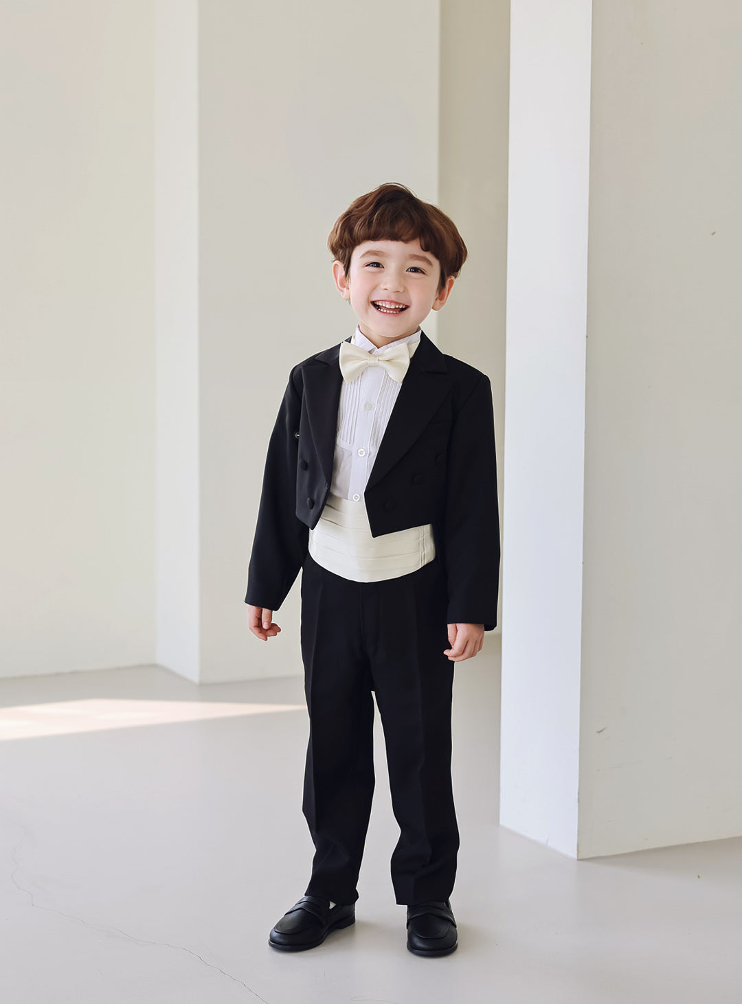 ブラック燕尾服カマーバンド4ピースセット(燕尾服上下+カマーバンド+タイ)