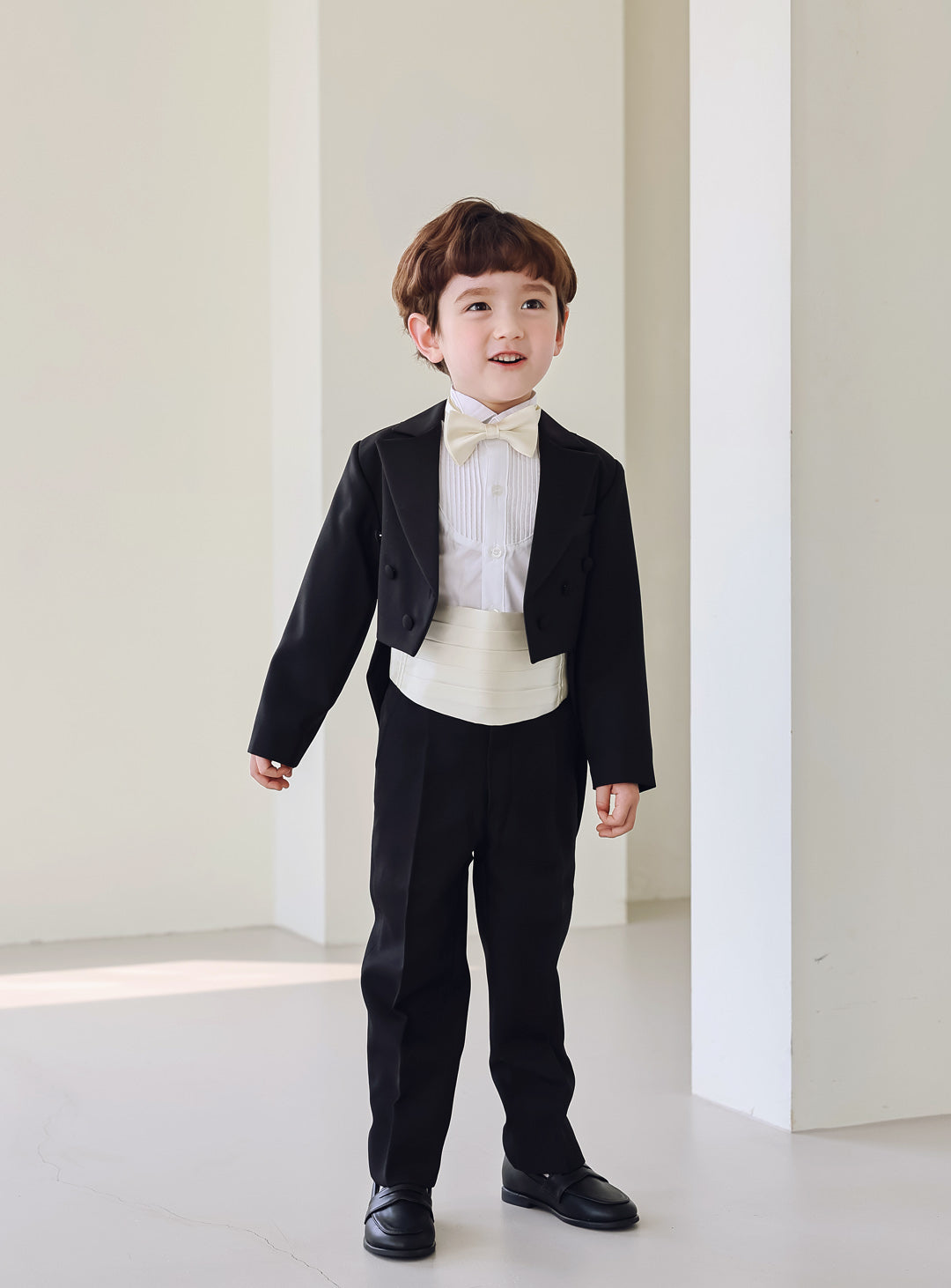 ブラック燕尾服カマーバンド4ピースセット(燕尾服上下+カマーバンド+タイ)