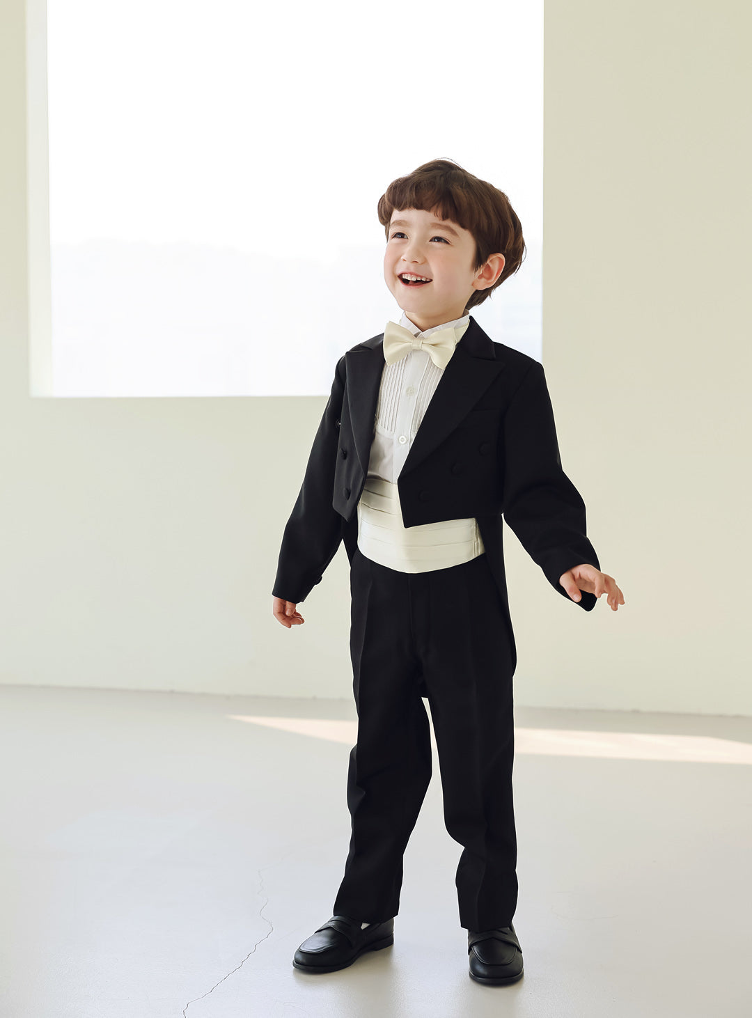 ブラック燕尾服カマーバンド4ピースセット(燕尾服上下+カマーバンド+タイ)