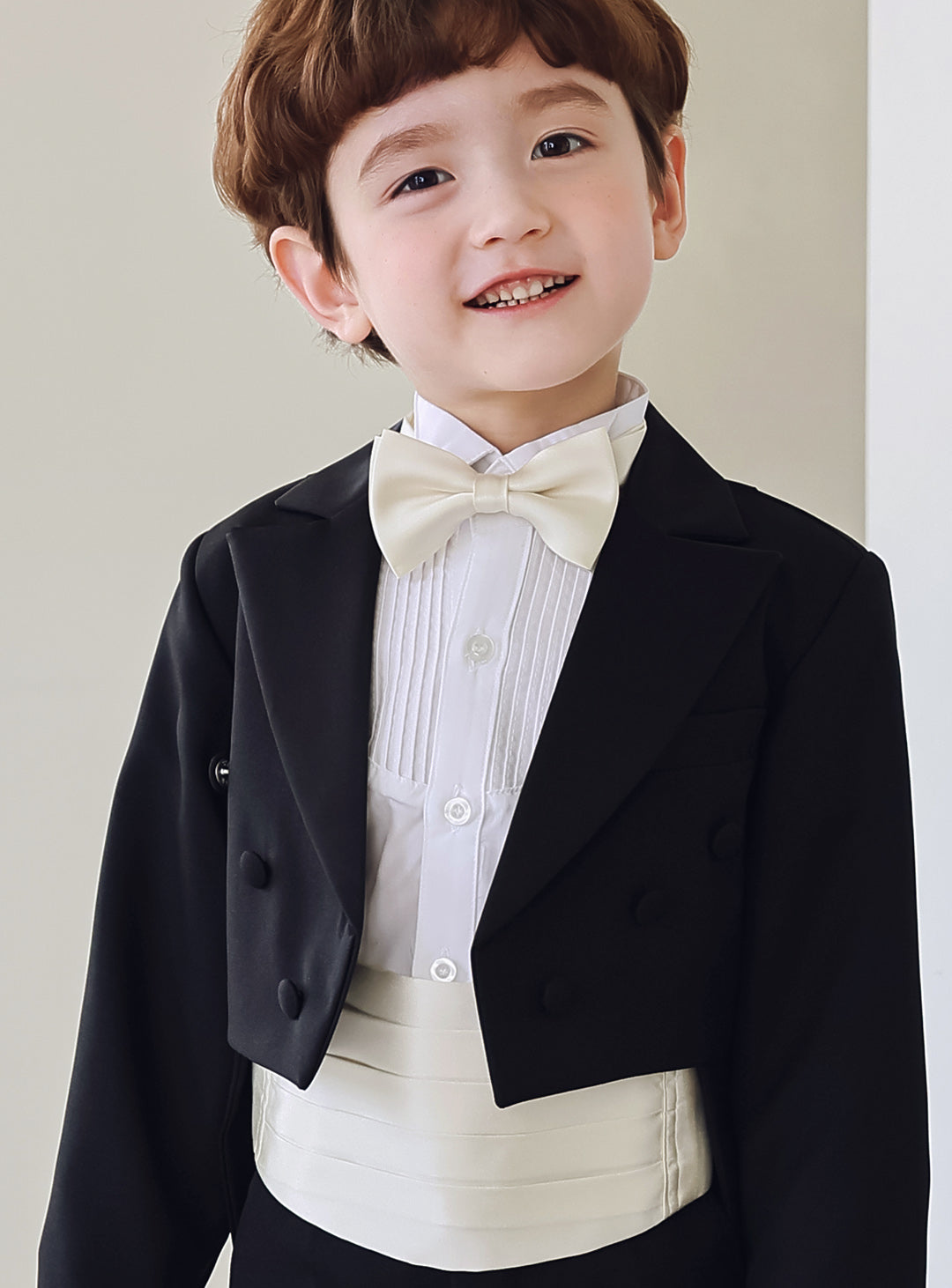 ブラック燕尾服カマーバンド4ピースセット(燕尾服上下+カマーバンド+タイ)