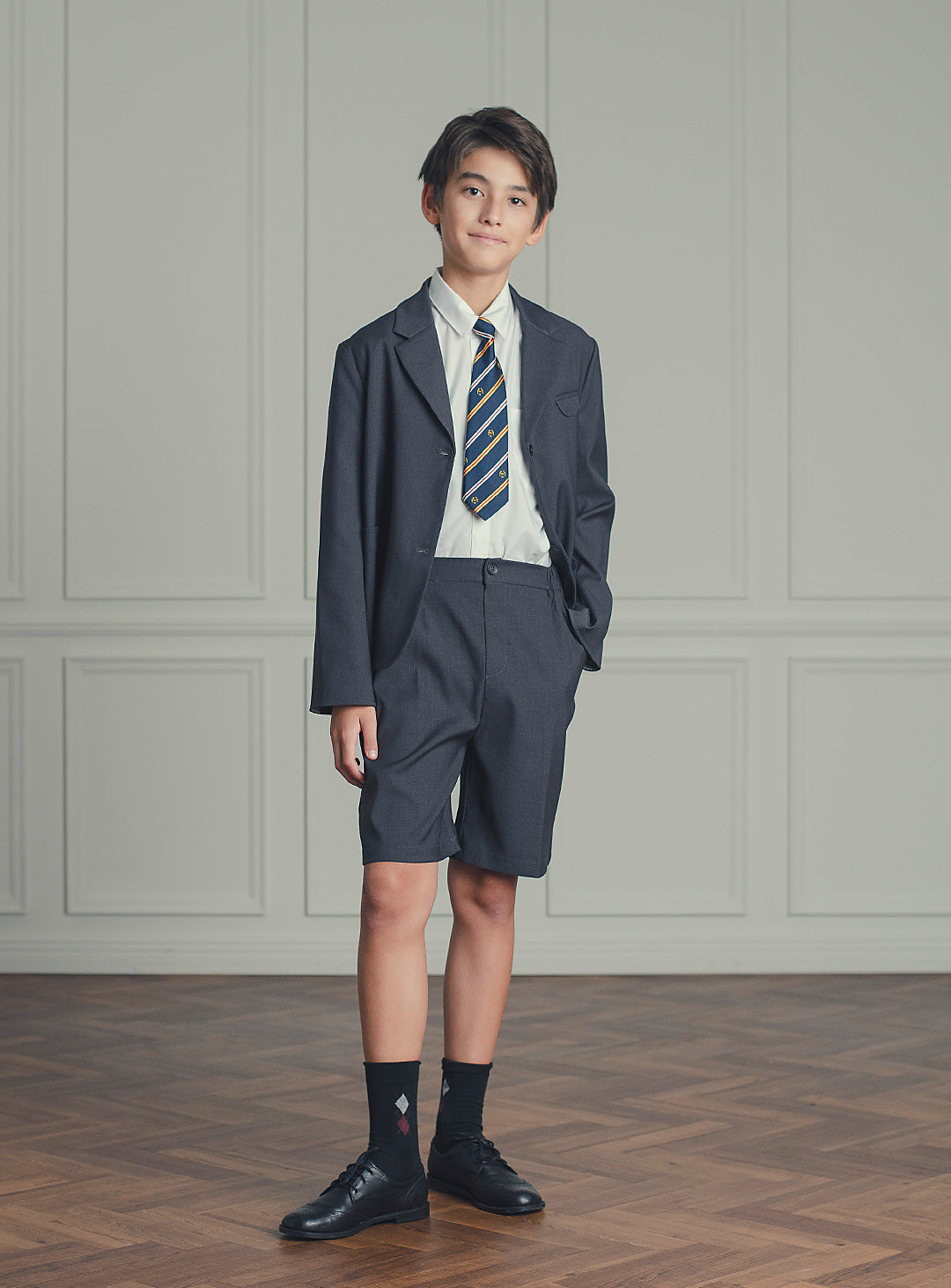 チャコールショートパンツスーツセット(ジャケット、半ズボン)