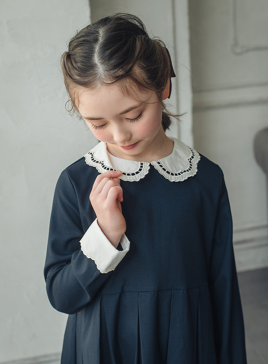 スカラップ襟のクラシカルフォーマルワンピース