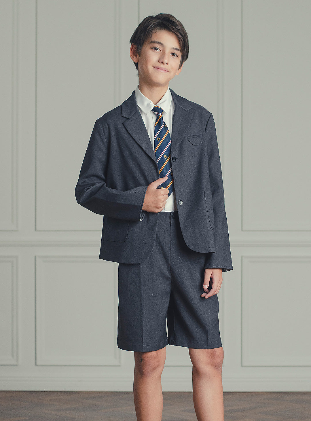 チャコールショートパンツスーツセット(ジャケット、半ズボン)