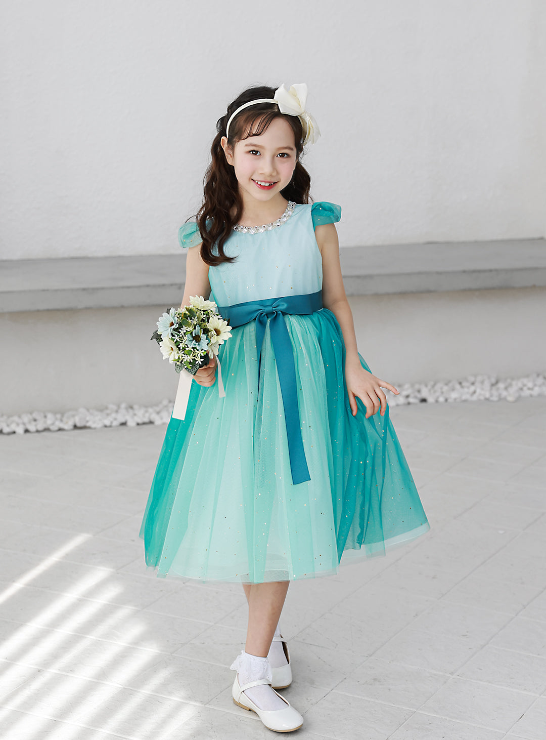 子供ドレス発表会・結婚式・おしゃれなDRESCCOのピーコックブルービジューストーンドレスの画像1の画像1