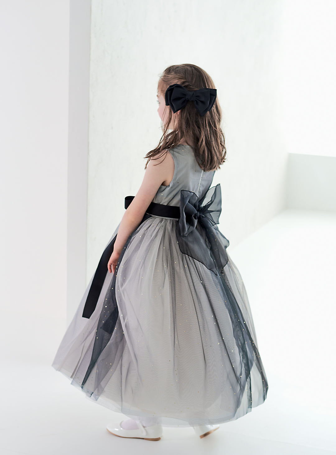 子供ドレス発表会・結婚式・おしゃれなDRESCCOのグラデーショングレービジューストーンロングドレスの画像1の画像8