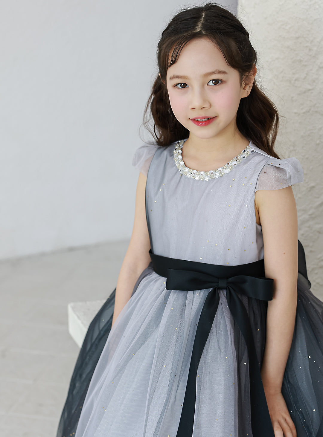 子供ドレス発表会・結婚式・おしゃれなDRESCCOのグラデーショングレービジューストーンドレスの画像1の画像9