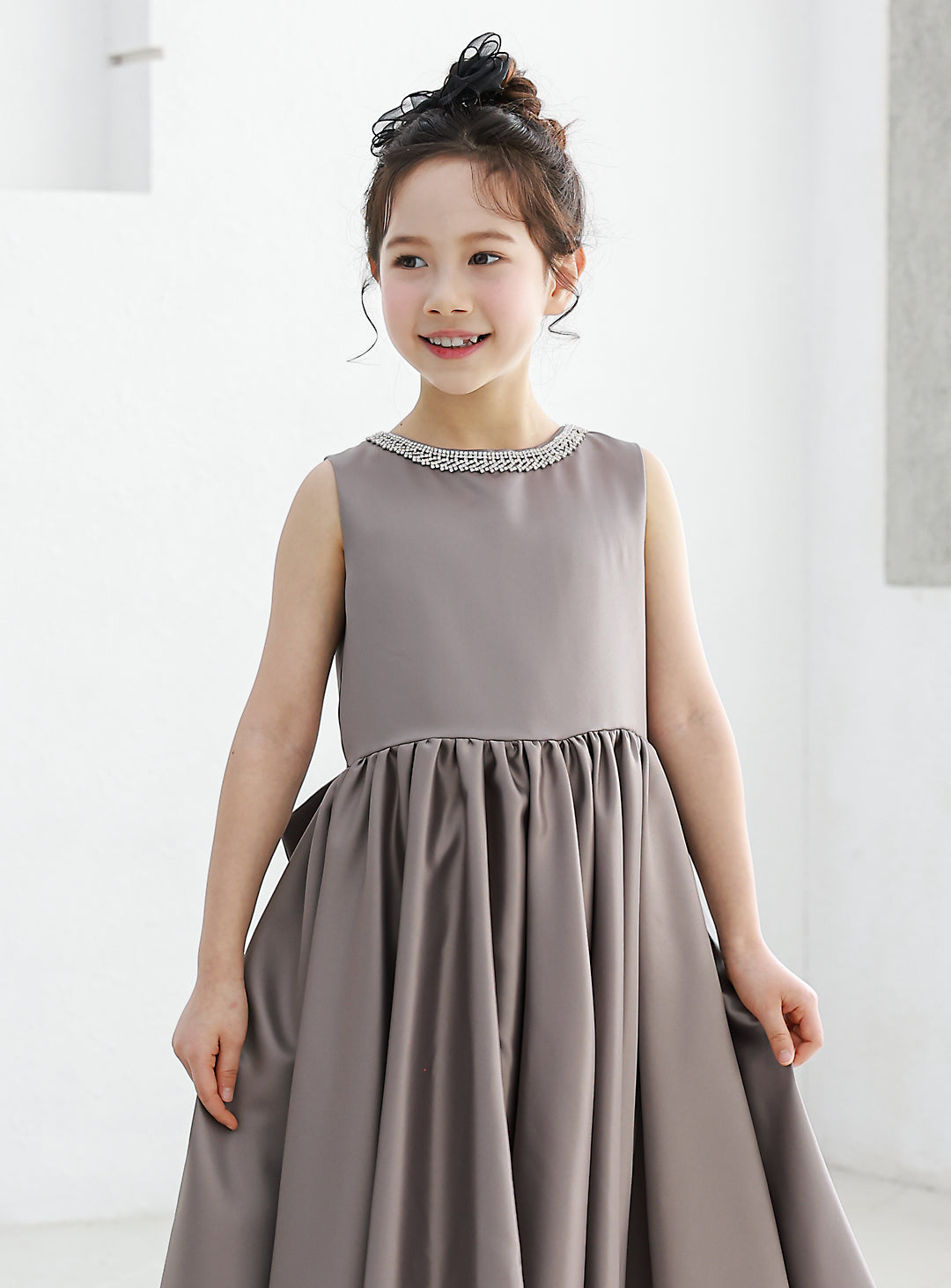 子供ドレス発表会・結婚式・おしゃれなDRESCCOのアイリスビジューネックレスゴールドグレードレスの画像11
