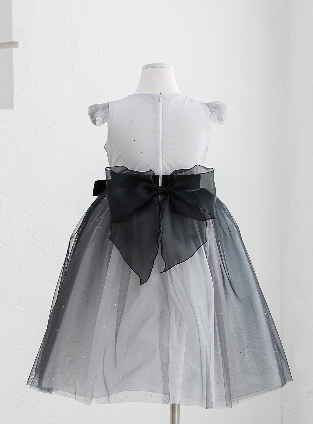 子供ドレス発表会・結婚式・おしゃれなDRESCCOのグラデーショングレービジューストーンドレスの画像1の画像18